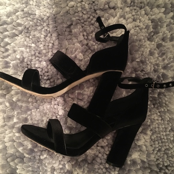 COPY - Vince Camino velvet heels - Picture 3 of 4